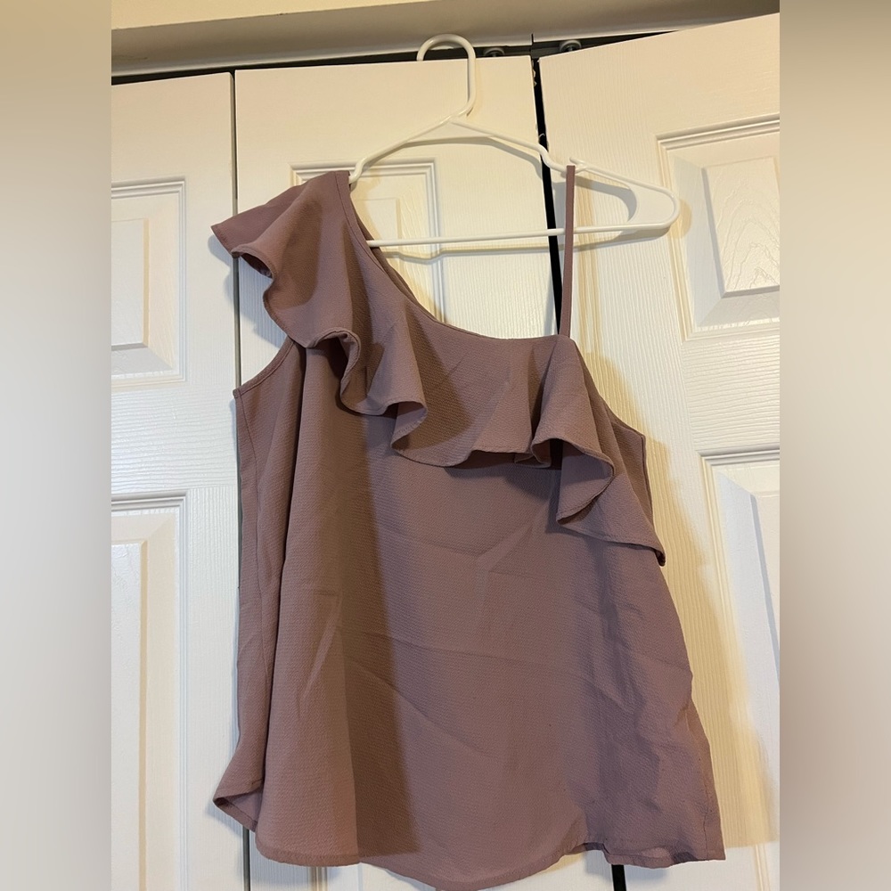 One shoulder tank
